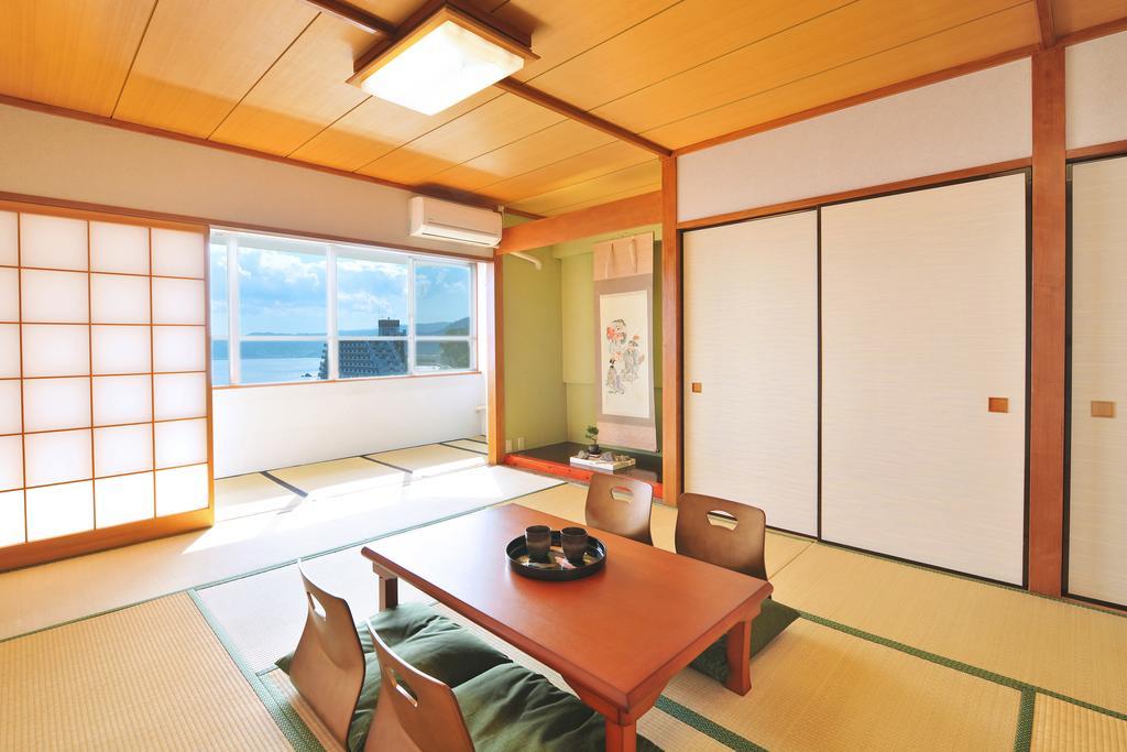 Onsen Hostel Hinoemi Atami  Eksteriør bilde